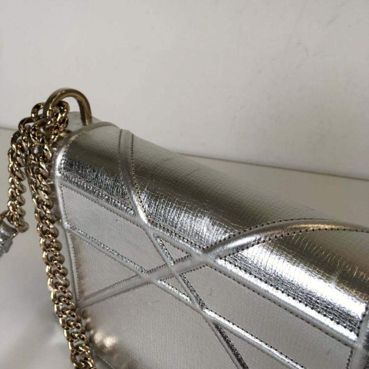 Pre Owned Dior Silver Leather Medium Diorama Shoulder Bag