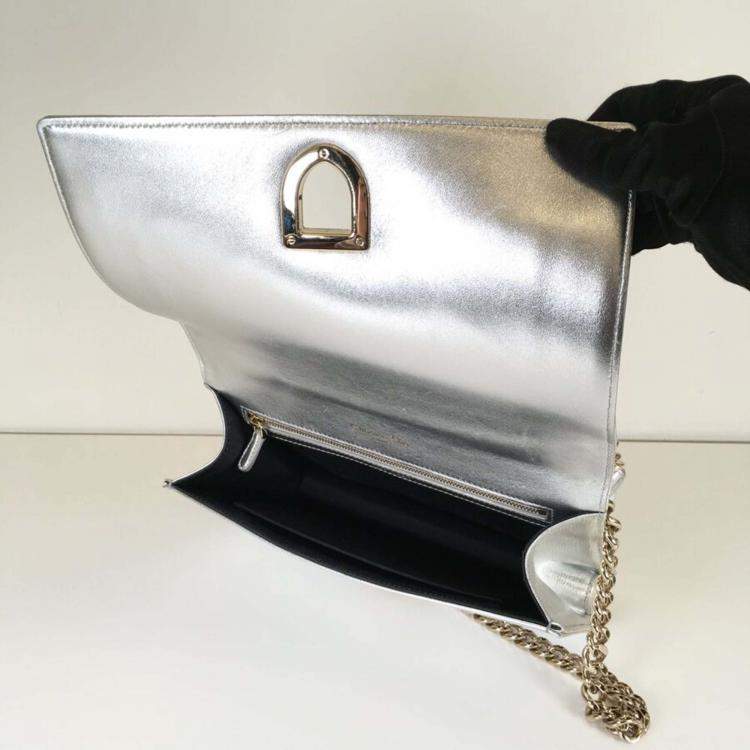 Pre Owned Dior Silver Leather Medium Diorama Shoulder Bag