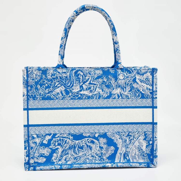 Pre Owned Dior Blue/White Embroidered Canvas Medium Toile de Jouy Book Tote 