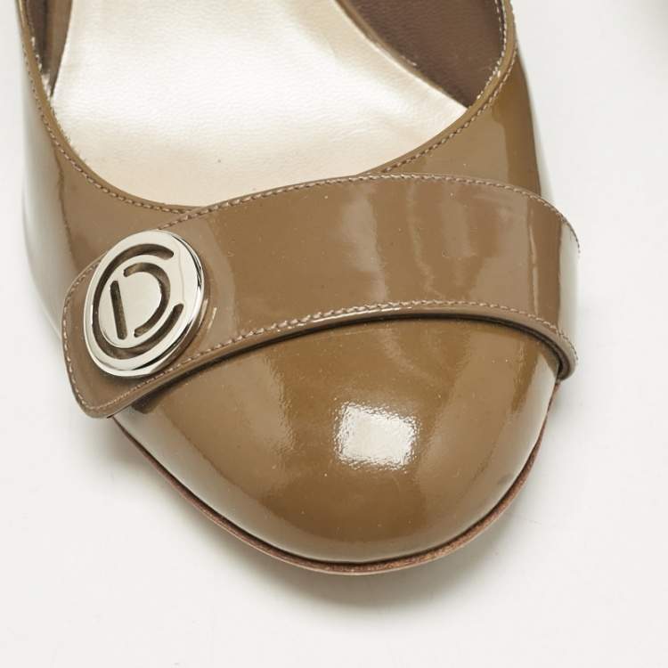 مملوكة مسبقًا Dior Brown Patent Leather Logo Round Toe Pumps Size 36.5