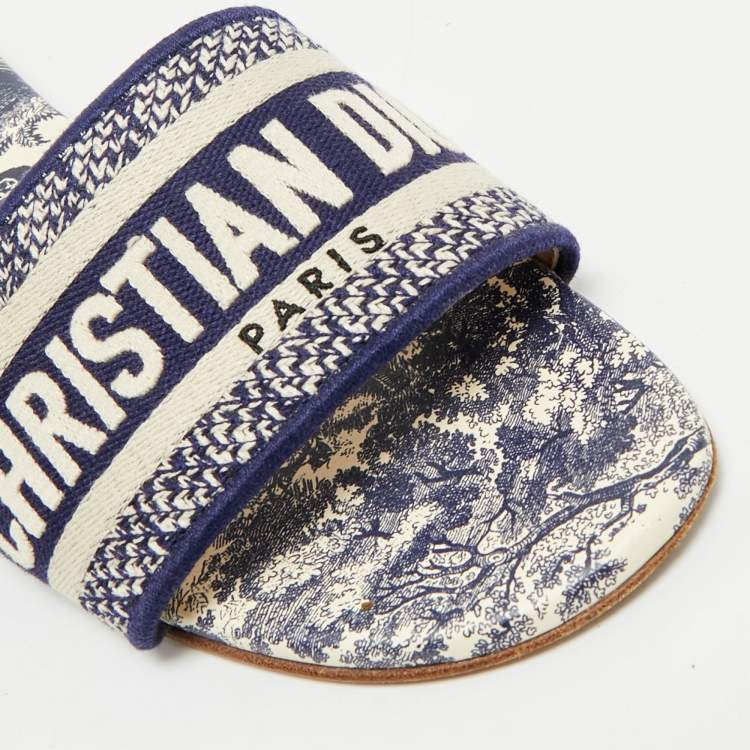 Pre Owned Dior Navy Blue/White Embroidered Canvas Dway Flat Slides Size 39