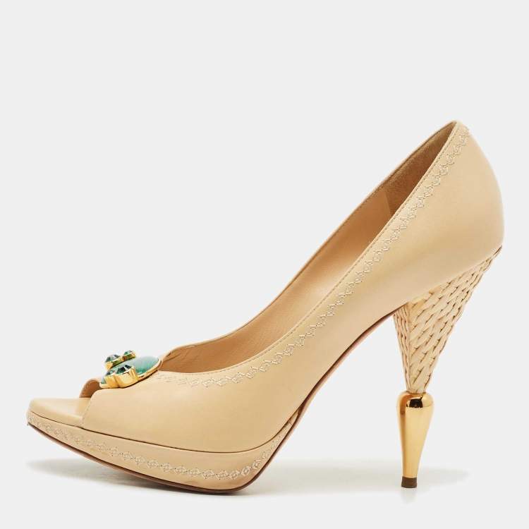 مملوكة مسبقًا Dior Cream Leather and Raffia Embellished Peep Toe Pumps Size 40.5