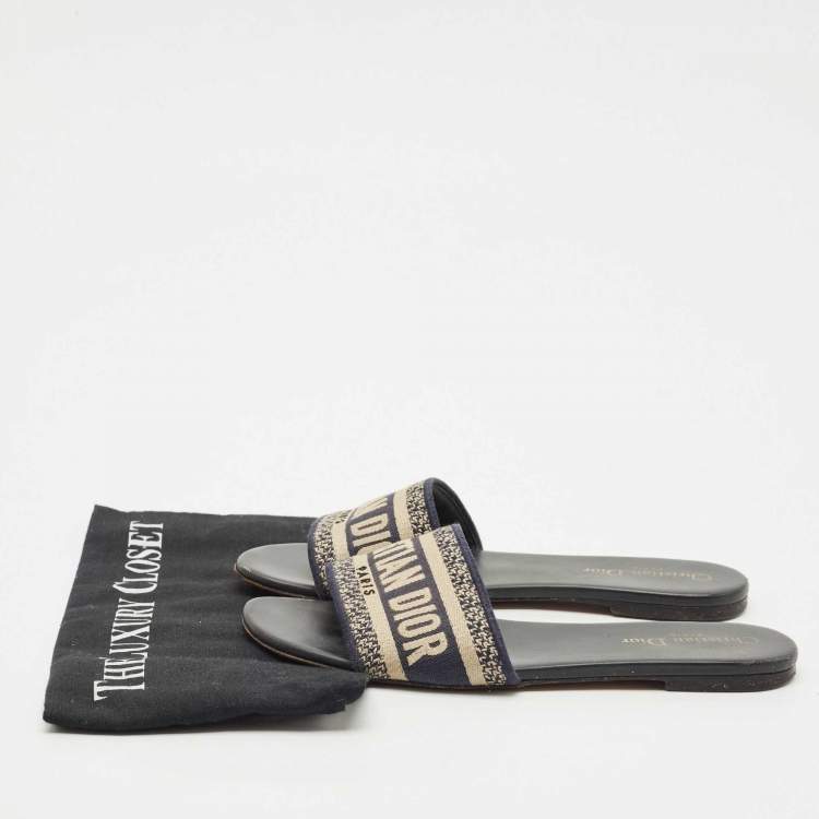 Pre Owned Dior White/Navy Blue Canvas Dway Flat Sandals Size 38.5