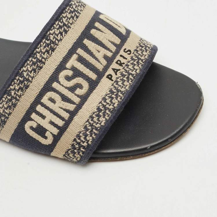 Pre Owned Dior White/Navy Blue Canvas Dway Flat Sandals Size 38.5