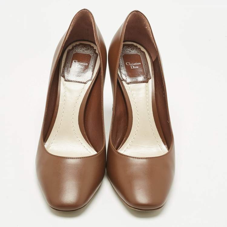 Pre Owned Dior Brown Leather Round Toe Pumps Size 35