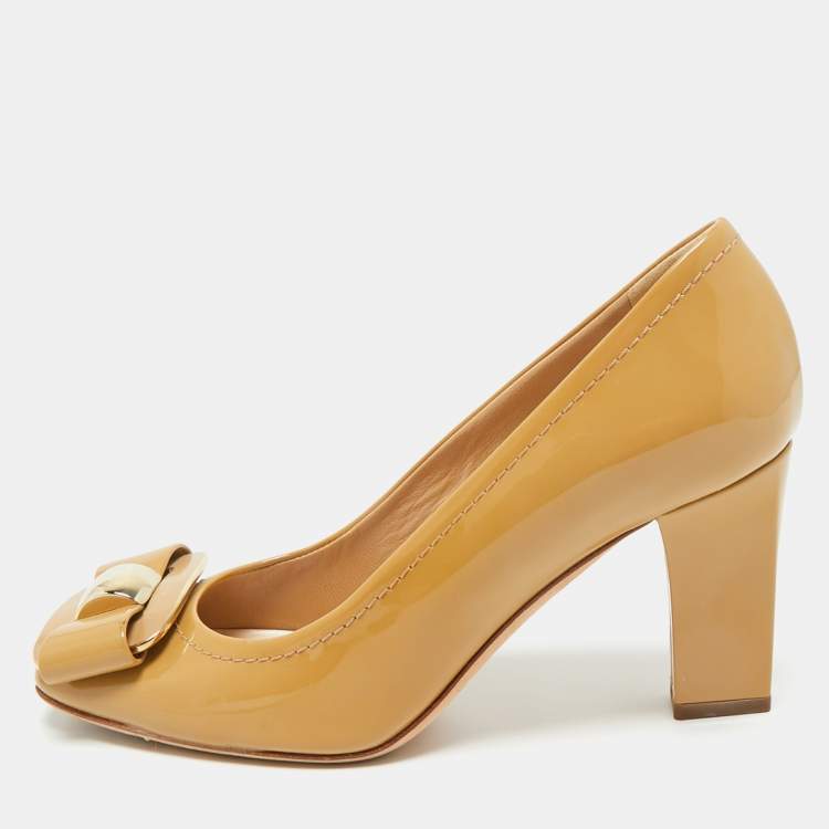 Pre Owned Dior Beige Patent Leather Bow Round Toe Pumps Size 35.5