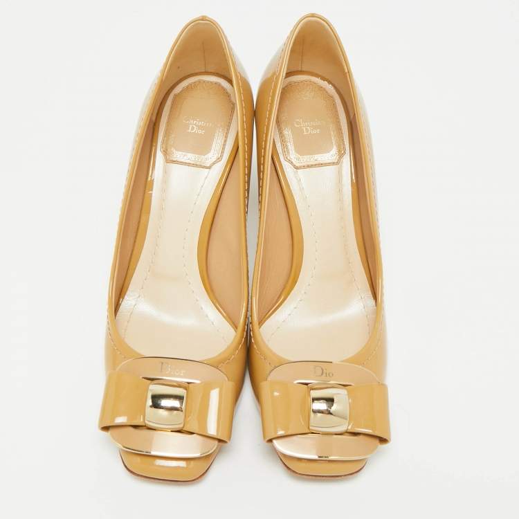 Pre Owned Dior Beige Patent Leather Bow Round Toe Pumps Size 35.5