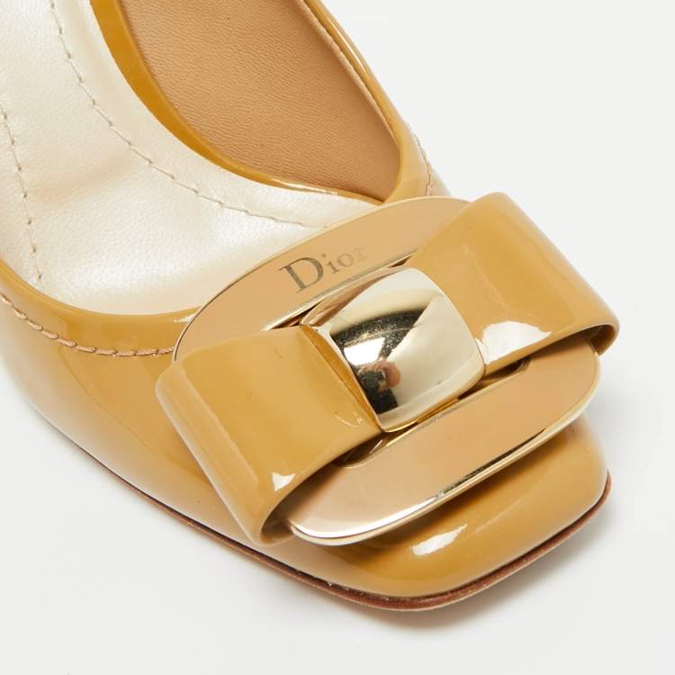 Pre Owned Dior Beige Patent Leather Bow Round Toe Pumps Size 35.5