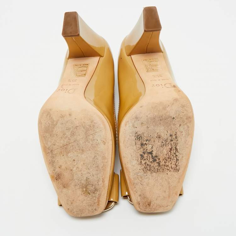 Pre Owned Dior Beige Patent Leather Bow Round Toe Pumps Size 35.5