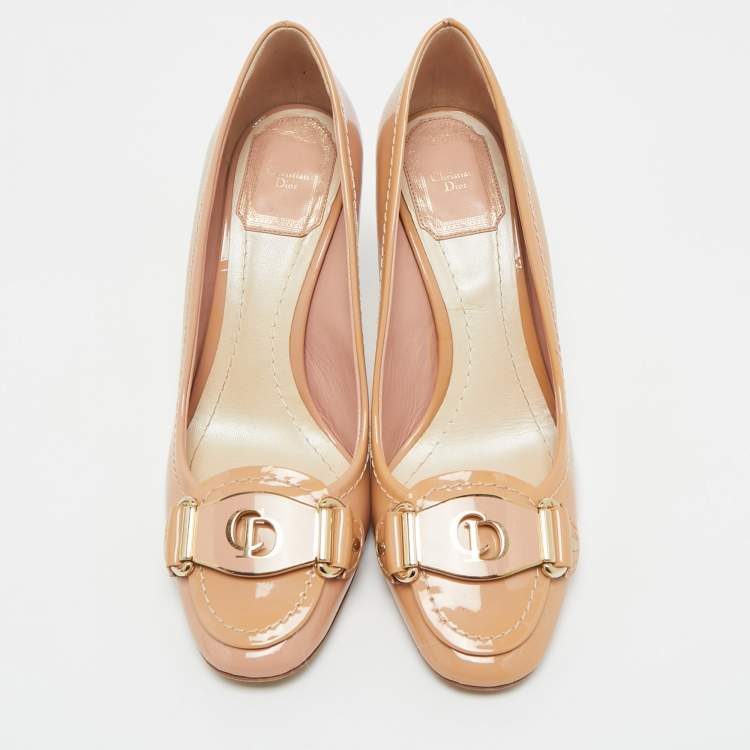 Pre Owned Dior Beige  Patent Leather Logo Round Toe Pumps Size 36