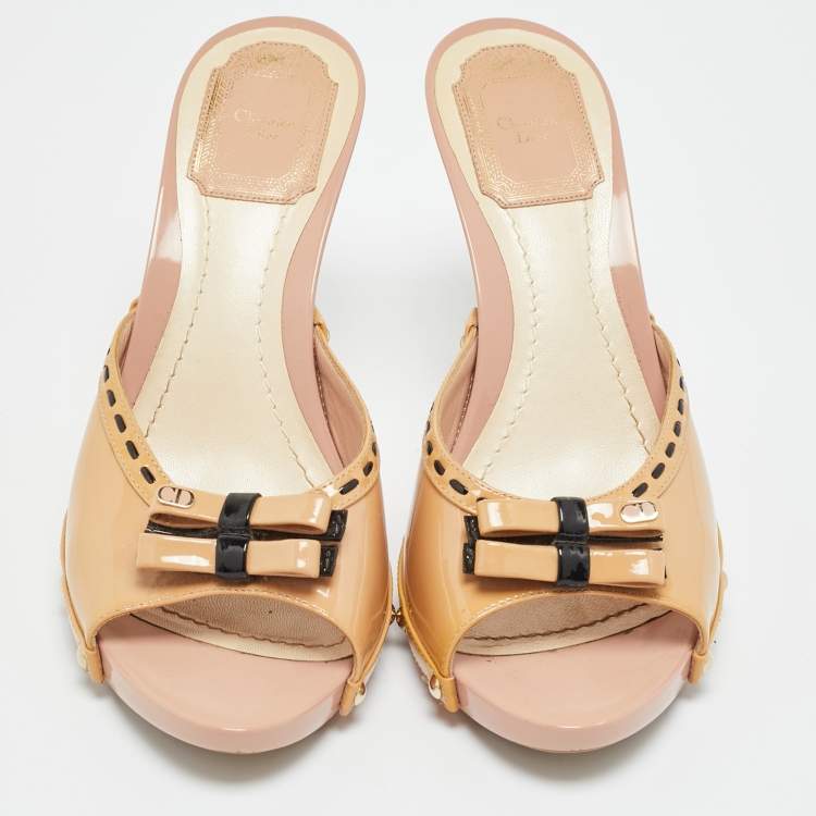 Pre Owned Dior Beige Patent Leather Idyll Studded Slide Sandals Size 38.5