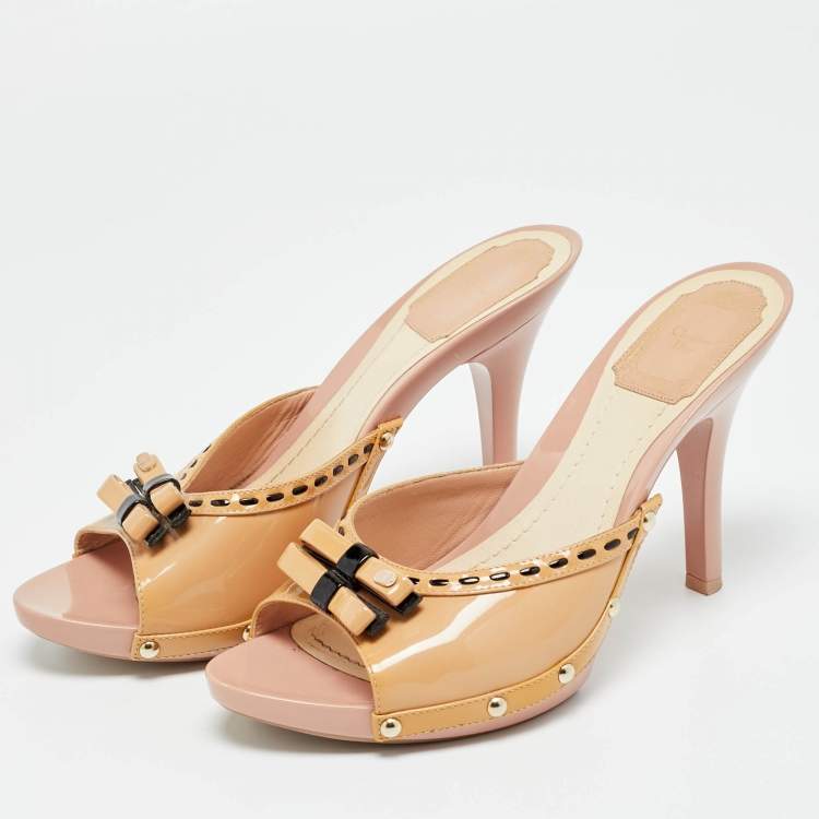 Pre Owned Dior Beige Patent Leather Idyll Studded Slide Sandals Size 38.5