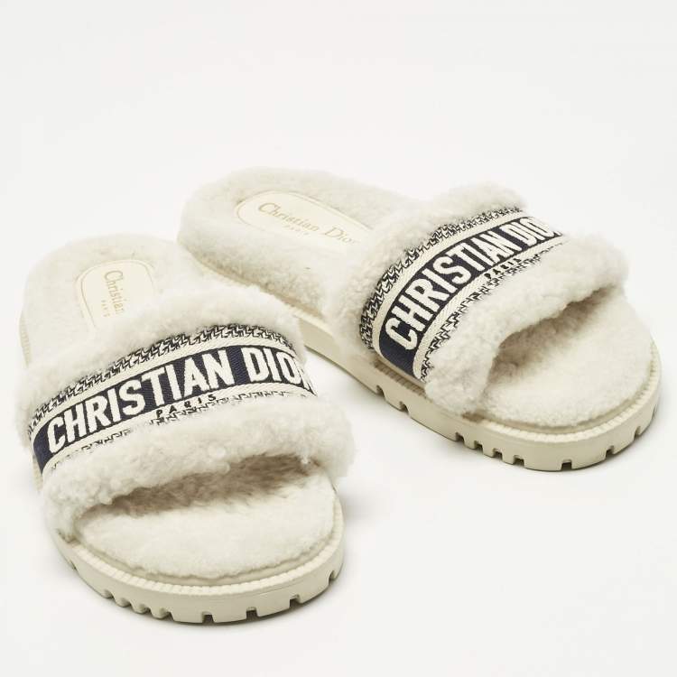 Pre Owned Dior White/Navy Blue Shearling Fur and Logo Canvas Dway Flat Slides Size 38
