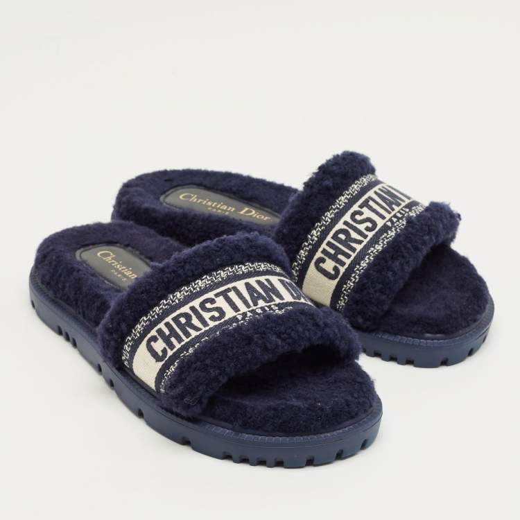 مملوكة مسبقًا Dior Navy Blue Shearling Dway Flat Slides Size 36