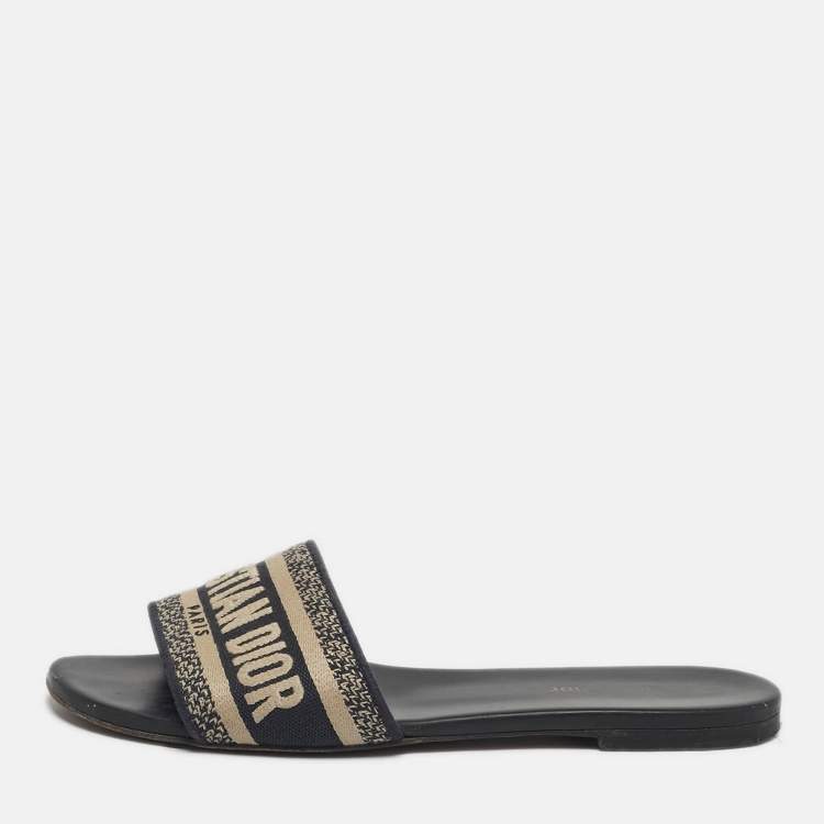 مملوكة مسبقًا Dior Dway Size 39 Black/White Canvas Flat Slides 