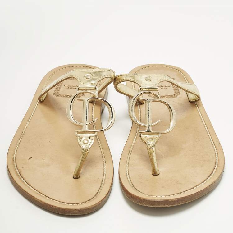 Pre Owned Dior CD Size 38.5 Gold Leather Thong Sandals