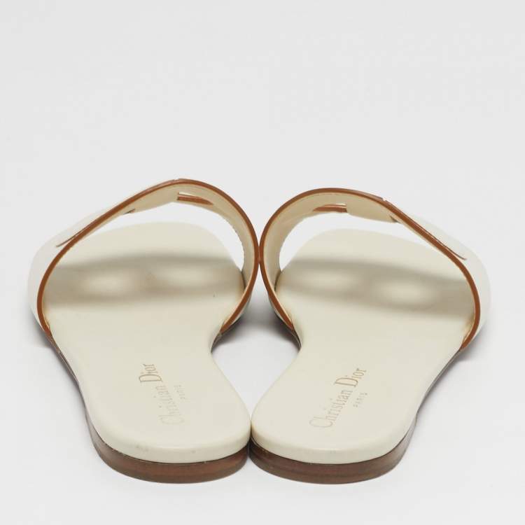 Pre Owned Dior D Club Size 38.5 Off White Leather Flat Slide Sandals
