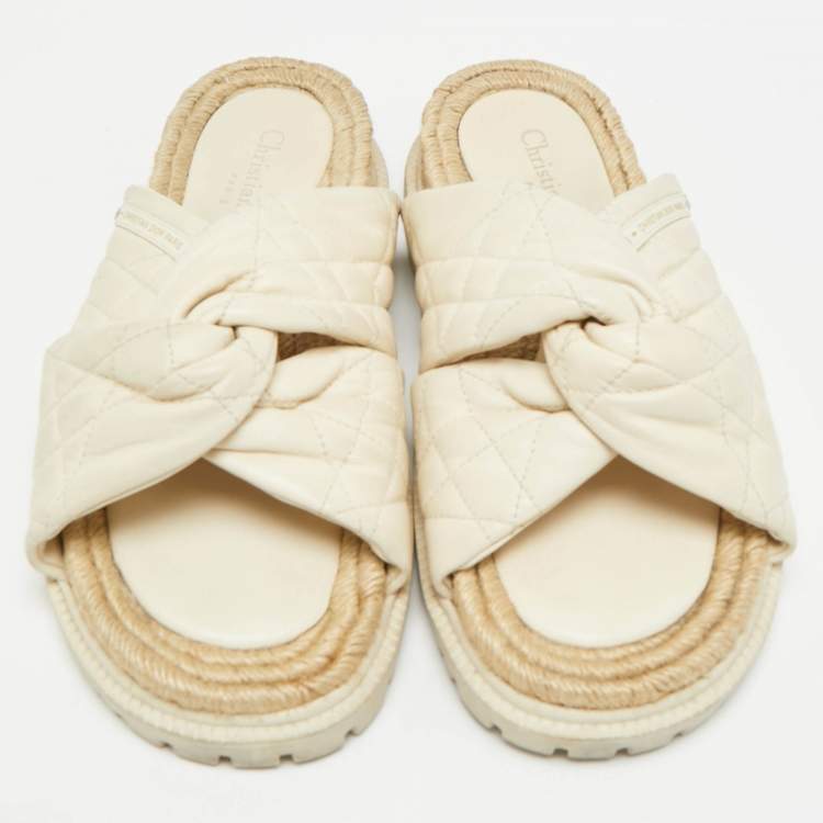 مملوكة مسبقًا Dior D-twist Size 38.5 Off White Quilted Leather Espadrille Flat Slide