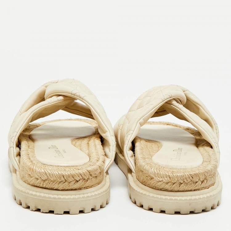 مملوكة مسبقًا Dior D-twist Size 38.5 Off White Quilted Leather Espadrille Flat Slide