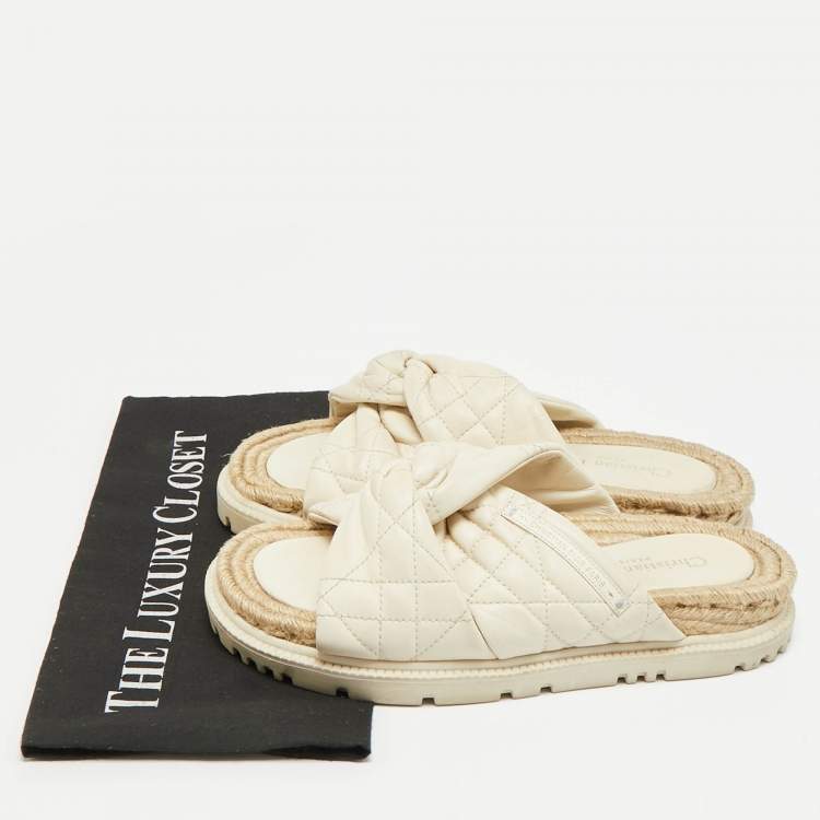 مملوكة مسبقًا Dior D-twist Size 38.5 Off White Quilted Leather Espadrille Flat Slide