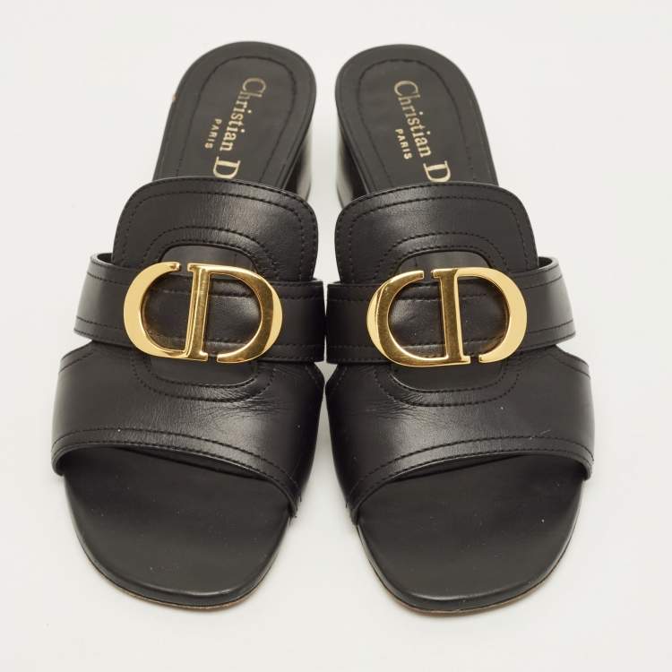 مملوكة مسبقًا Dior Montaigne Size 38 Black Leather Slide Sandals