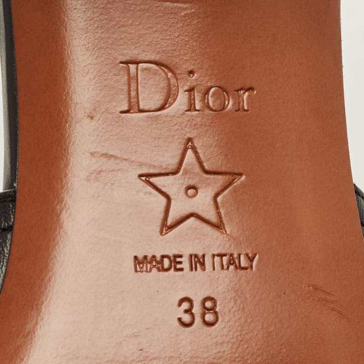 مملوكة مسبقًا Dior Montaigne Size 38 Black Leather Slide Sandals