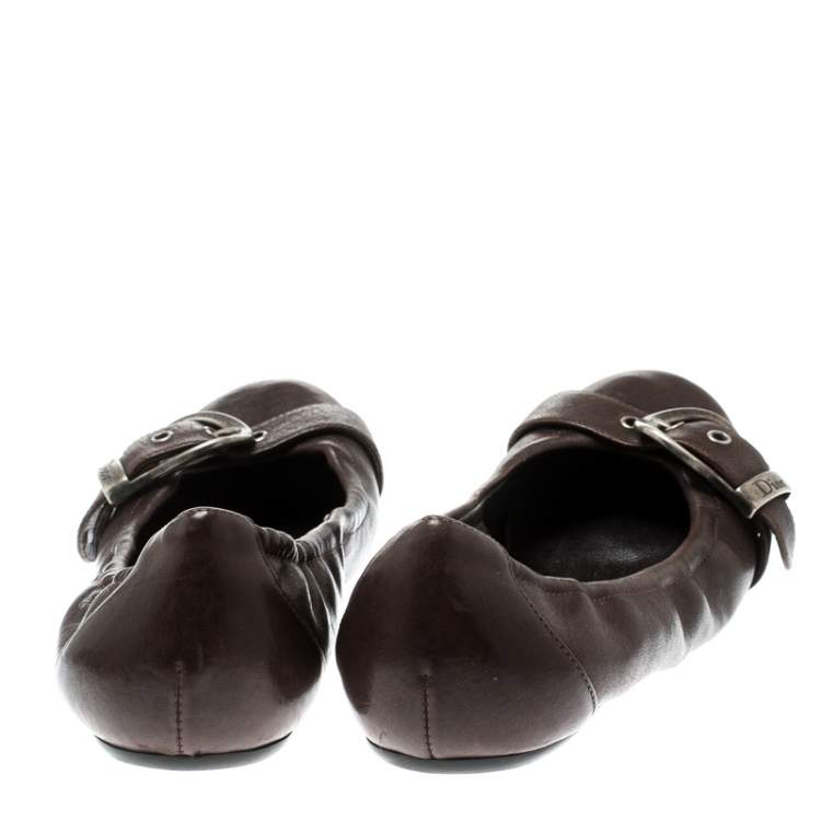 Pre Owned Dior Brown Leather Buckle Detail Scrunch Ballet Flats Size 35.5