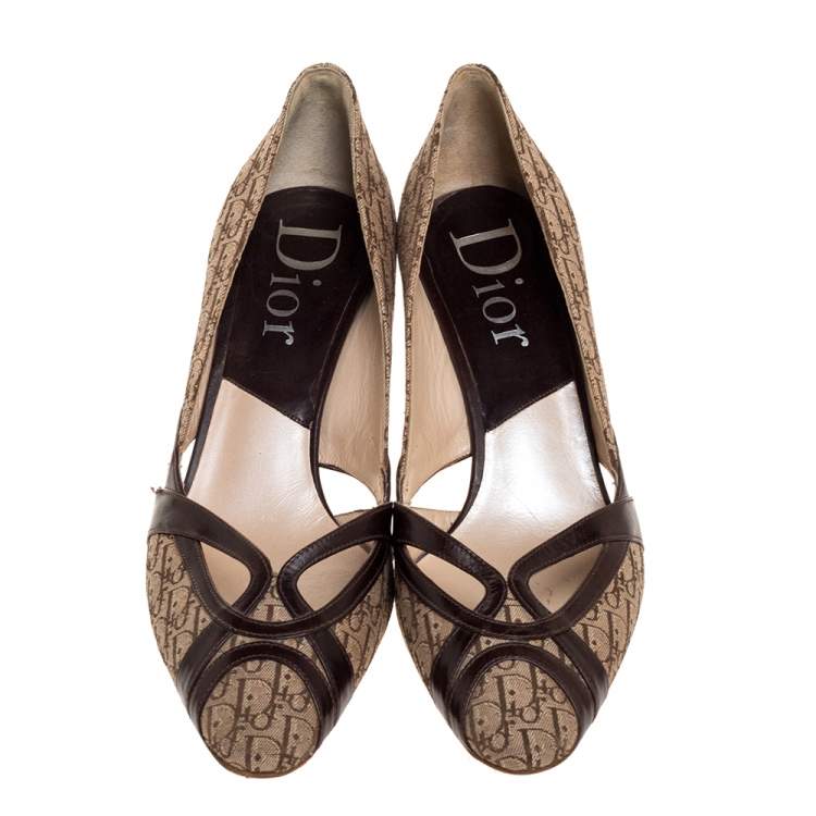 Pre Owned Dior Beige Logo Canvas and Cut-Out Leather Trim Pointed Toe Pumps Size 39