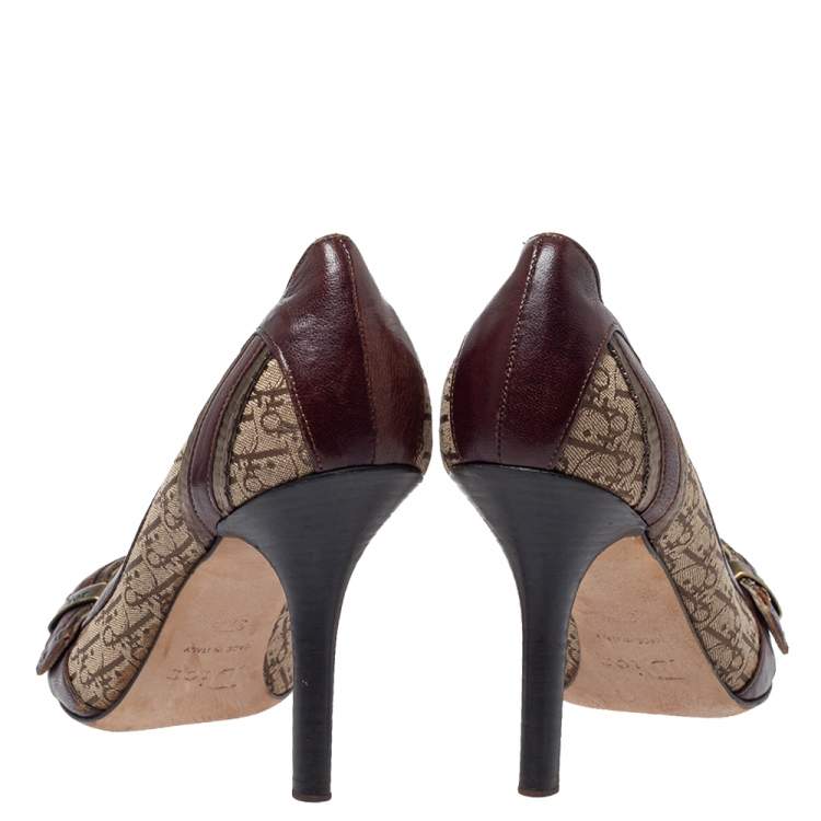 Pre Owned Dior Brown Canvas And Leather Buckle Pointed Toe Pumps Size 37.5