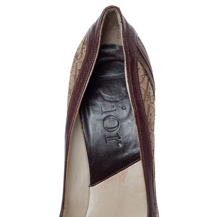 Pre Owned Dior Brown Canvas And Leather Buckle Pointed Toe Pumps Size 37.5