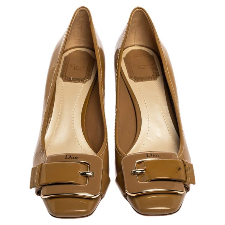 Pre Owned Dior Beige Patent Leather Buckle Detail Pumps Size 39