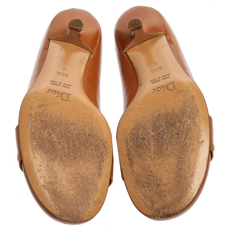 Pre Owned Dior Brown Leather Grommet Buckle Toe Pumps Size 38.5