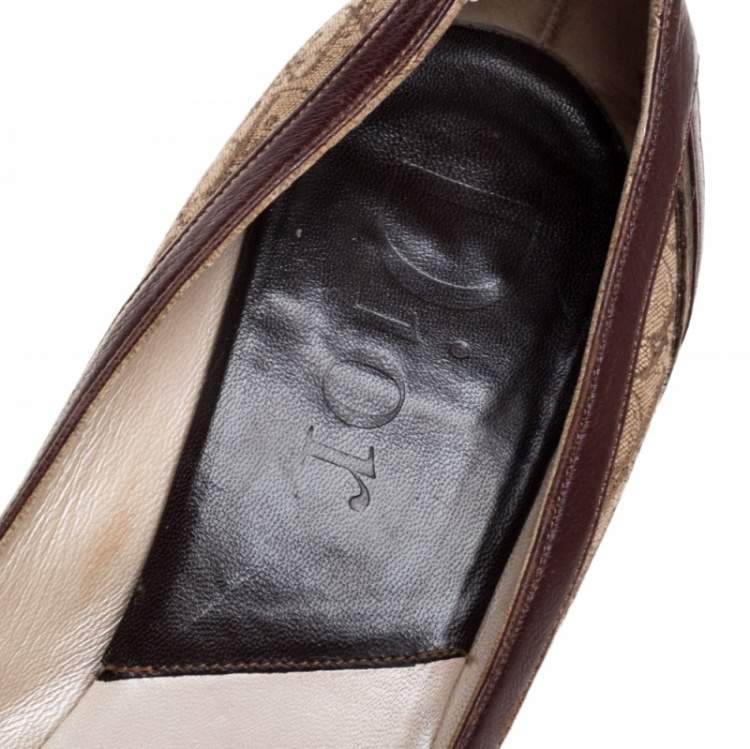 Pre Owned Dior Brown/Beige Canvas And Leather Buckle Detail Pointed Toe Pumps Size 39