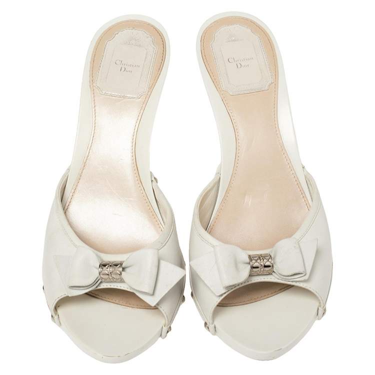 Pre Owned Dior White Leather Bow Detail Slide Clogs Size 41