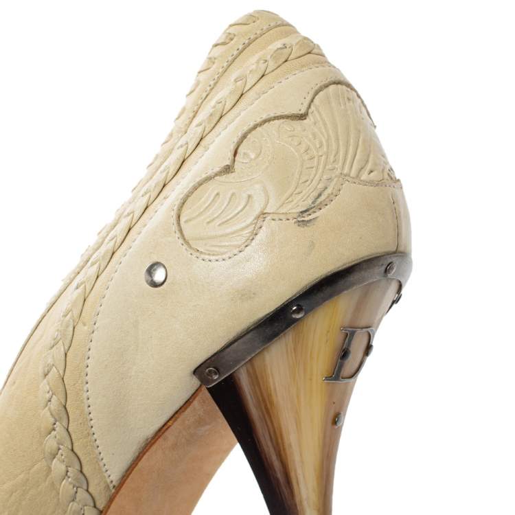 Pre Owned Dior Cream Leather Country Horn Pumps Size 40