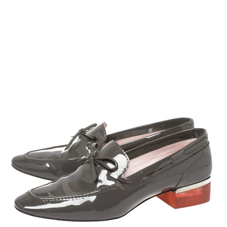 Pre Owned Dior Grey Patent Leather Bow Embellished Lucite Block Heel Loafer Pumps Size 38.5