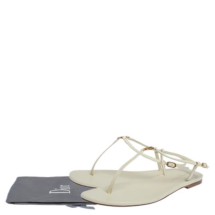 Pre Owned Dior White Leather CD Thong Flat Sandals Size 39