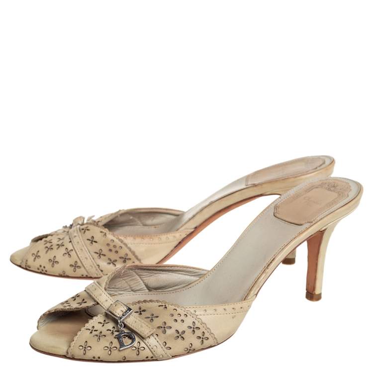 مملوكة مسبقًا Dior Grey Leather Open Toe Buckle Slide Sandals Size 38