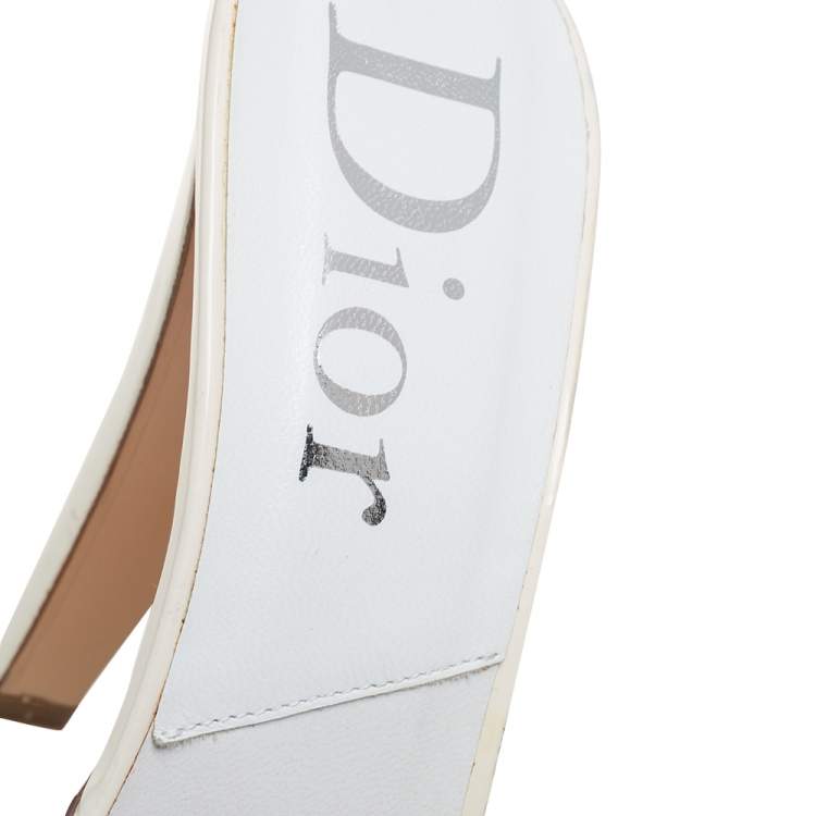 مملوكة مسبقًا Dior White Patent Leather And Monogram PVC Platform Slide Sandals Size 38.5