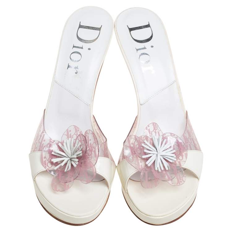مملوكة مسبقًا Dior White Patent Leather And Monogram PVC Platform Slide Sandals Size 38.5