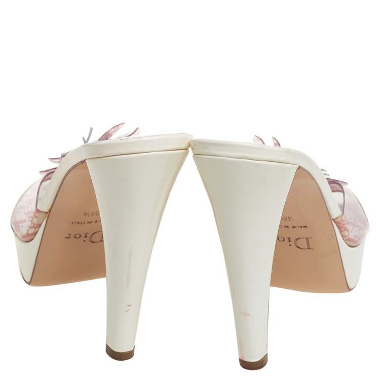 مملوكة مسبقًا Dior White Patent Leather And Monogram PVC Platform Slide Sandals Size 38.5