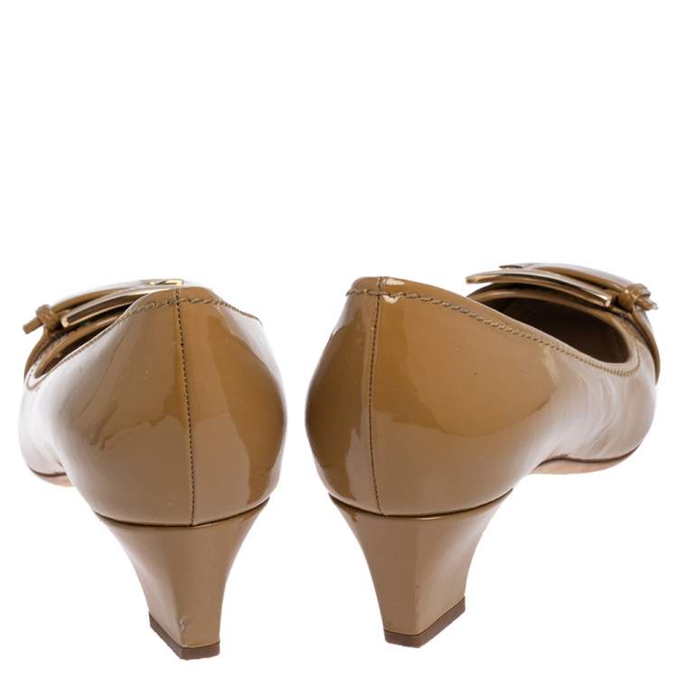 Pre Owned Dior Beige Patent Leather Buckle Detail Block Heel Pumps Size 41
