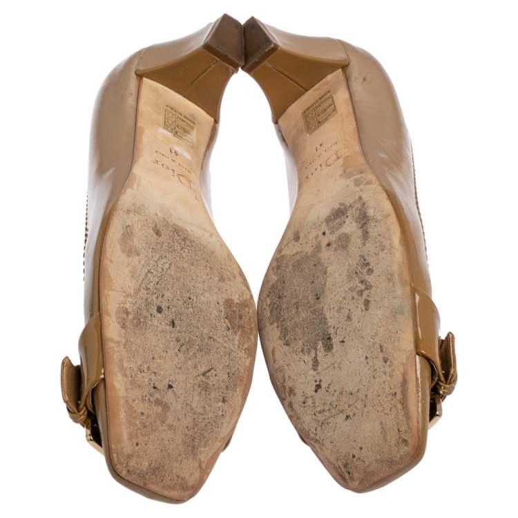 Pre Owned Dior Beige Patent Leather Buckle Detail Block Heel Pumps Size 41