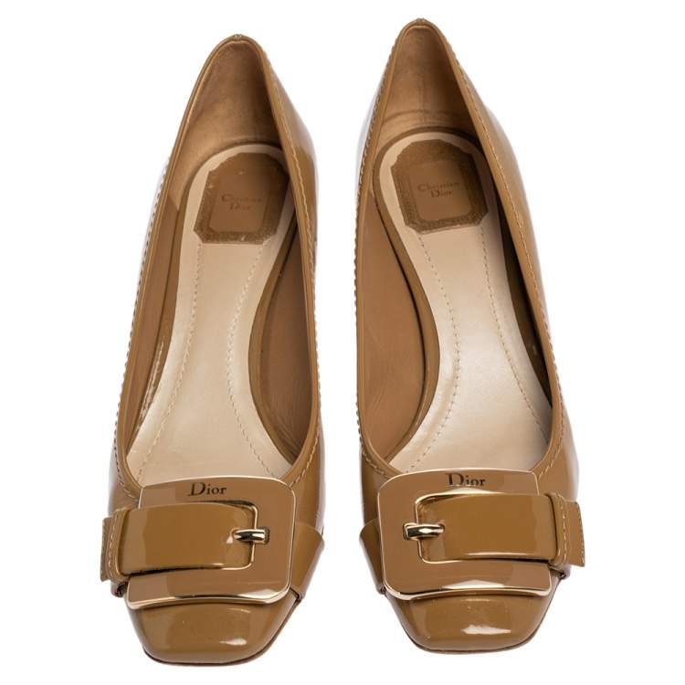 Pre Owned Dior Beige Patent Leather Buckle Detail Block Heel Pumps Size 41
