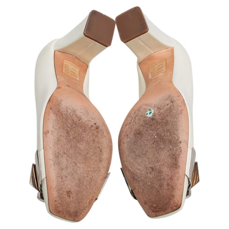 Pre Owned Dior Cream Patent Leather Buckle Block Heel Pumps Size 37.5