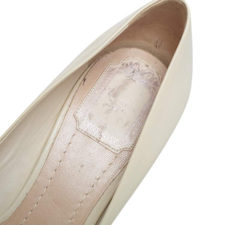 Pre Owned Dior Cream Patent Leather Buckle Block Heel Pumps Size 37.5
