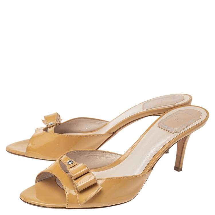 Pre Owned Dior Beige Patent Leather Bow Slide Sandals Size 39