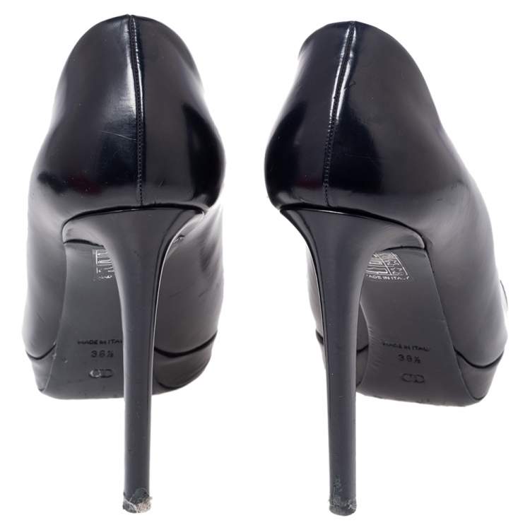 Pre Owned Dior Dark Blue Glossy Leather Logo Plaque Peep Toe Pumps Size 38.5