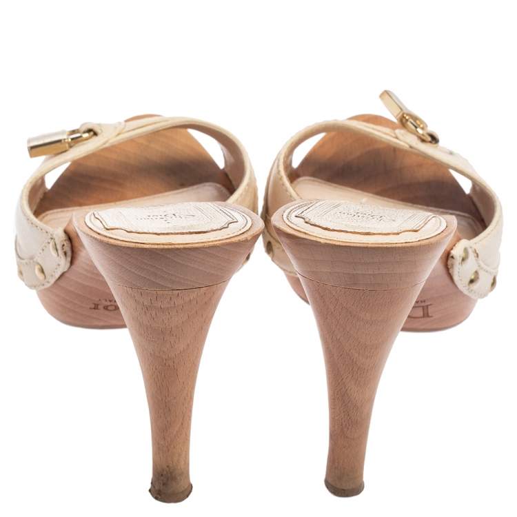 Pre Owned Dior Cream Leather Lock Open Toe Slide Mules Size 37.5
