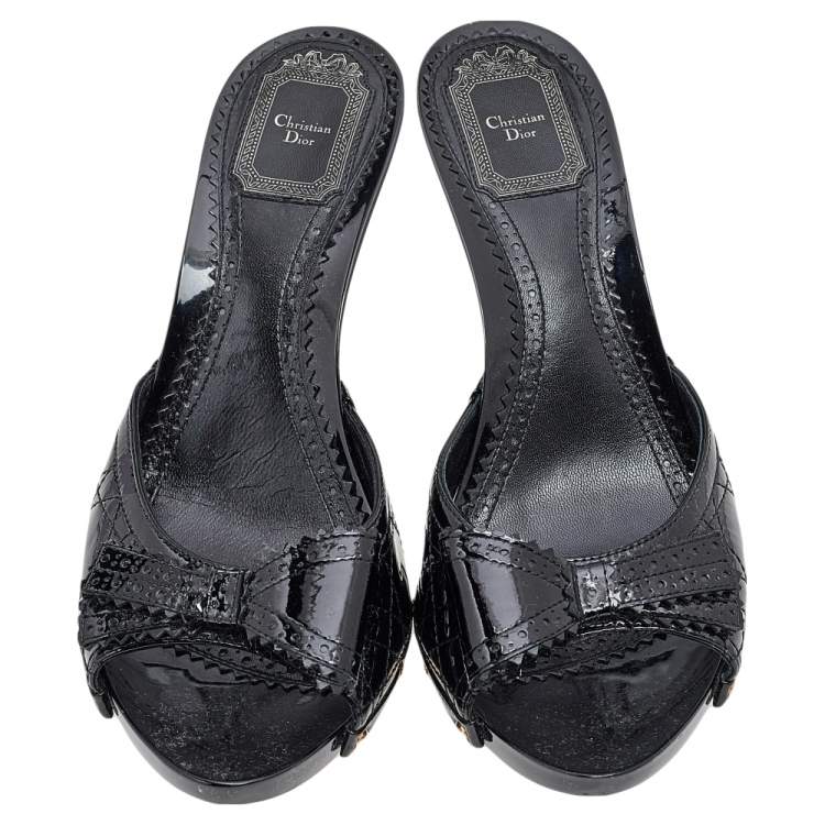 مملوكة مسبقًا Dior Black Cannage Patent Leather Bow Slide Sandals Size 41